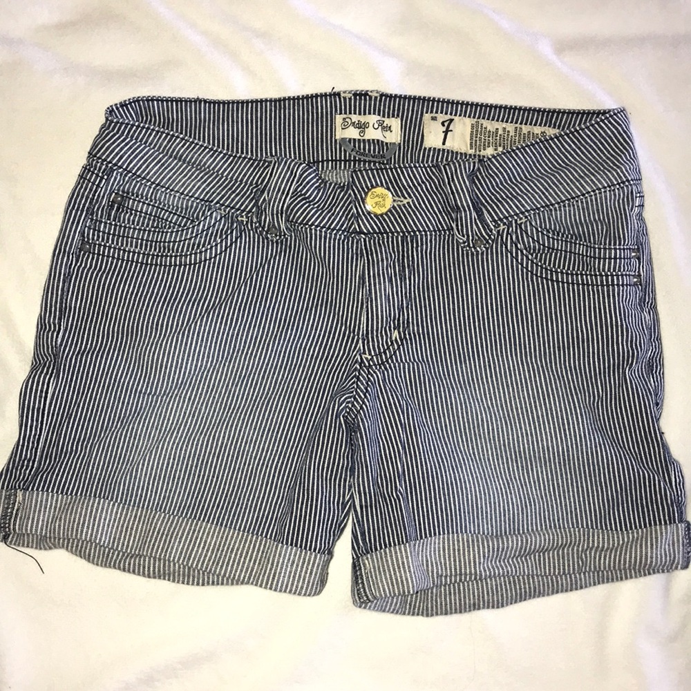 Pin stripe midi shorts